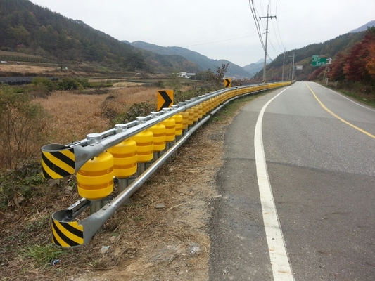 satın al Corrosion Resistance High Highway Roller Barrier for Mountain Roads Roller Size Diameter 245/350 Mm online manufacture