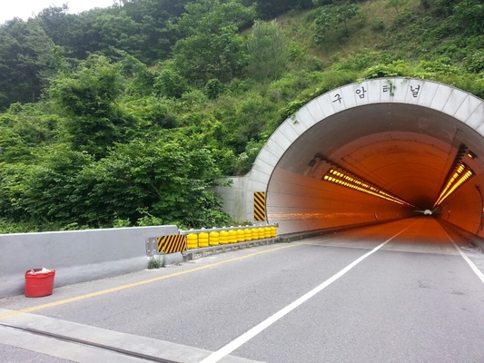 satın al 4 Meters HDG Highway Roller Barrier for Thailand Regions online manufacture