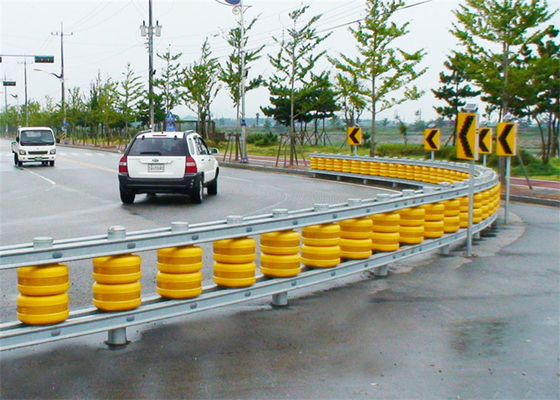 Sarı Kırmızı Otoyol Rol Barrier 245/350 mm EVA / PU / Polyurethane malzemesi