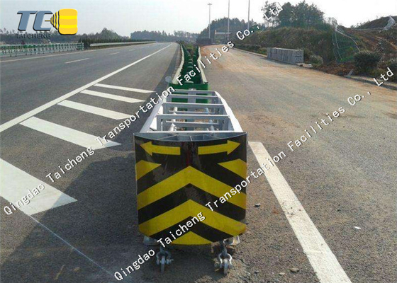 Ucuz Barrier Crash Cushion Highway Guardrail Crash Cushion Barrier For Highway Safety (Hazır Yol Güvenliği İçin Ucuz Barrier Çakış Yastığı)