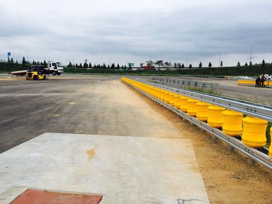 İyi fiyat EVA Rulo Malzeme Yuvarlanan Bariyer Kırmızı Çit Renk Özelleştirilebilir Dayanıklı Yol Koruması İçin Güvenlik Çözümü çevrimiçi