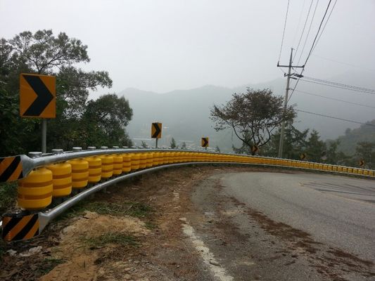 İyi fiyat Panel Yüksekliği 12m Yuvarlak bariyer ve koruyucu korkuluk, yuvarlak boyutlu çapı 245 350 mm İnşaat ve trafik güvenliği için idealdir çevrimiçi