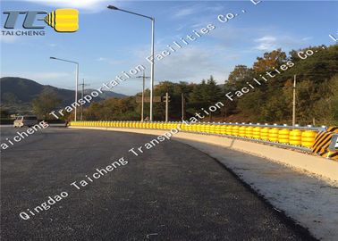 Good price Yol Yükseltme İçin Dayanıklı Sarı EVA Yuvarlanan Yol Bariyeri Korozyon Direnci çevrimiçi