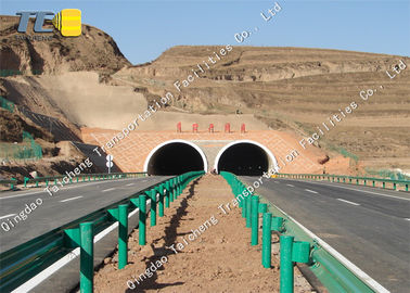Good price Kavisli Medyan Strip için W Kiriş Metal Yol Güvenliği Bariyer Yol Kenarındaki Korkuluk çevrimiçi